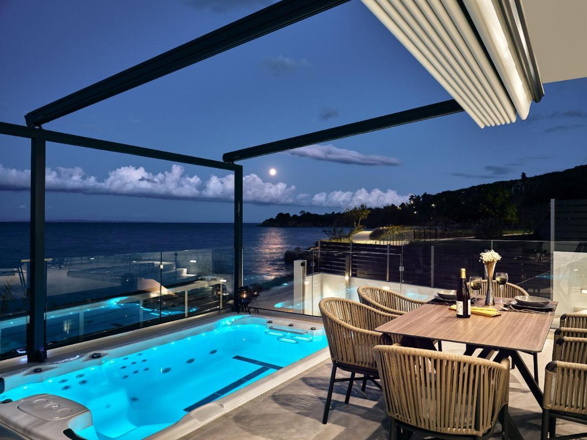 Blue View Villa - Coastal Elegance With Swim Spa, By Zantewize Alykanas  Luaran gambar