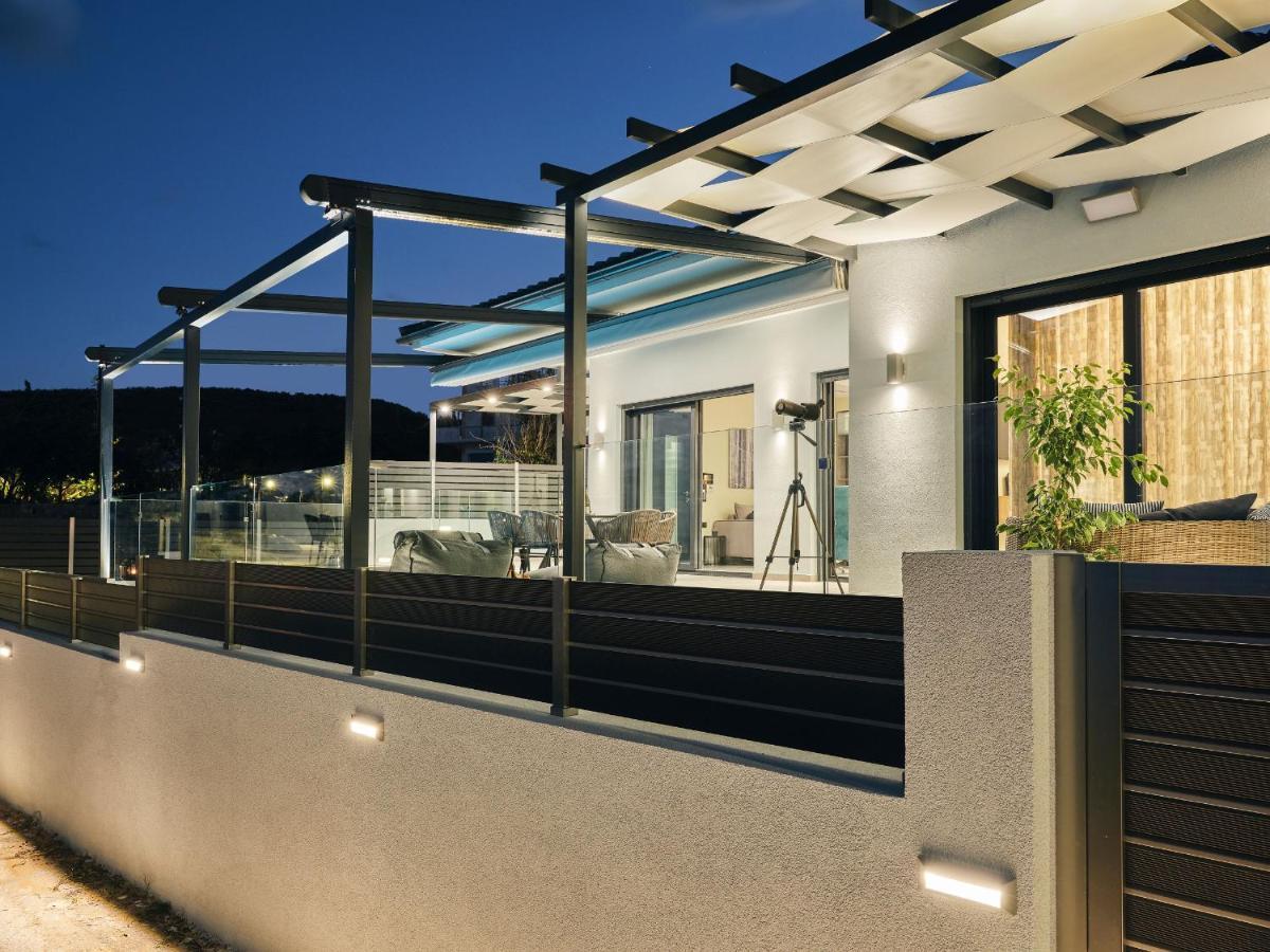Blue View Villa - Coastal Elegance With Swim Spa, By Zantewize Alykanas  Luaran gambar